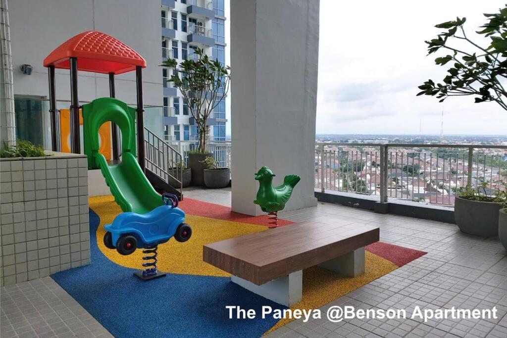 The Paneya @Benson Apartment Сурабая Экстерьер фото